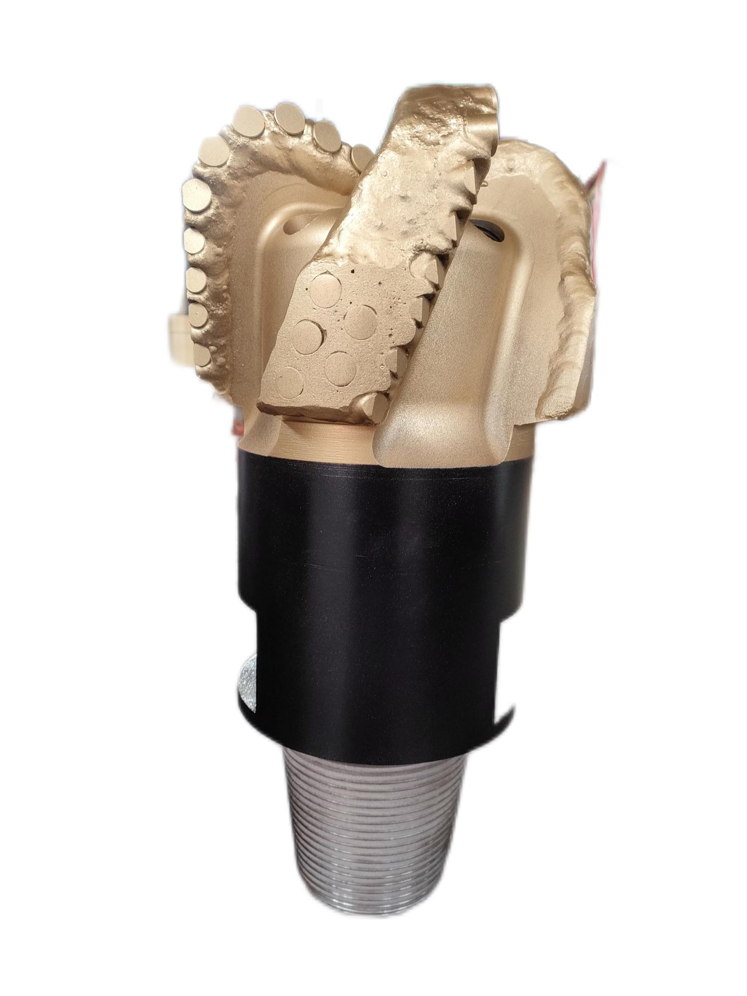 PDC drill bit